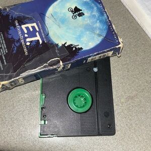 Great vintage collection E.T. VHS used frequently pops well. Steven Spielberg
